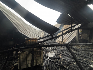 Notícia - [Vídeo] Incêndio de grande proporção atinge Casa da Omã em Forquilhinha