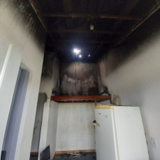 Notícia - Incêndio danifica kitnet em Içara