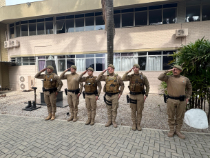 Notícia - Policias do 9º BPM prestam homenagem Em Memória ao 3º Sargento Appel 