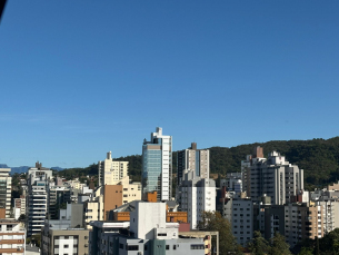 Notícia - [Áudio]  Forte presença de sol e temperatura máxima de 30ºC