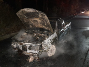 Notícia - Incêndio destrói carro em Morro da Fumaça