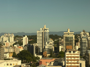 Notícia - [Áudio] Sol e calor presentes no sul catarinense nesta sexta-feira 