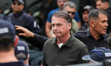 Notícia - Bolsonaro começa a cumprir pena de 27 anos após decisão do STF