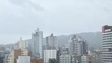 Notícia - [Áudio] Previsão indica temporais e ventos fortes em Criciúma nesta terça
