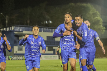Notícia - Caravaggio abre mão da Copa SC para investir na Série B do Catarinense e no estádio da Montanha