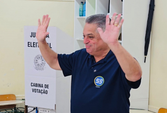Notícia - João Rodrigues vota em Chapecó
