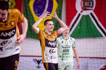 Notícia - Criciúma Futsal vira sobre a Pinhalense e está na semifinal da Copa SC