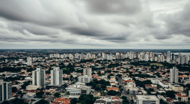 Notícia - Fim de janeiro chega com queda de temperatura e alerta para o tempo no sábado