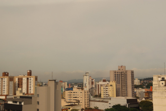 Notícia - ((Áudio)) Calor e umidade podem trazer trovoada nesta sexta-feira 