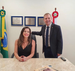 Notícia - Tati Teixeira quer levar gabinete itinerante e luta pelos direitos dos idosos para a Alesc