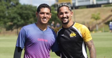 Notícia - Caravaggio anuncia irmão de Jhonata Robert para a Série B do Catarinense