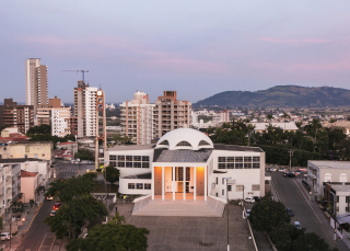 Notícia - Catedral de Tubarão retoma missas após oito meses de reforma