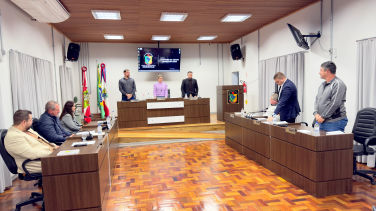 Notícia - Câmara de Siderópolis rejeita Projeto de Lei que cria cargos efetivos e altera salários 