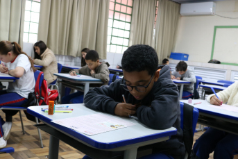Notícia - Mais de 3 mil alunos participam da primeira etapa do Prêmio Acic de Língua Portuguesa em Criciúma
