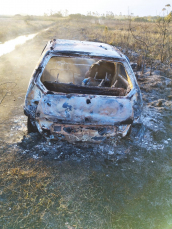 Notícia - Veículo incendiado pode estar ligado a homicídio em Balneário Arroio do Silva