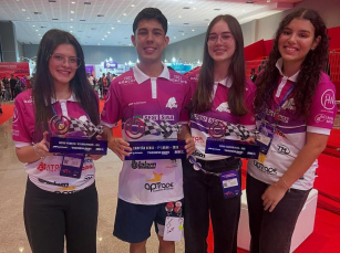 Notícia - Estudantes da escola SESI/SC vão representar o Brasil no mundial de robótica