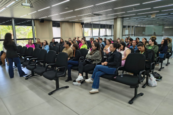 Notícia - Dia do Professor: Centro de Formação Thereza Dário capacita profissionais e fortalece a educação 