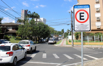 Notícia -  Estacionamento rotativo terá retorno de cobrança em Criciúma