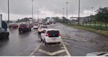 Notícia - Chuvas provocam interdição de dois trechos da BR-101 em SC