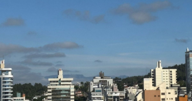 Notícia - Calor predomina neste domingo e mudança chega só a partir de terça-feira