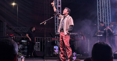 Notícia - Show de Padre Fábio de Melo reúne multidão e autoridades em Içara