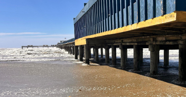 Notícia - Imagens mostram impacto da ressaca no Balneário Rincão 