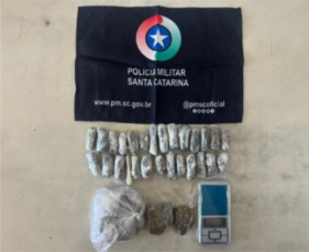 Notícia - Carro usado no tráfico leva dois à prisão em Sombrio