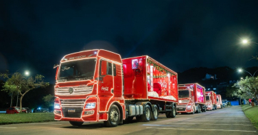 Notícia - Coca-Cola leva Caravana de Natal às ruas de Criciúma e Tubarão na noite desta terça-feira