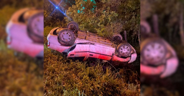 Notícia - Motorista fica inconsciente após capotamento em Criciúma