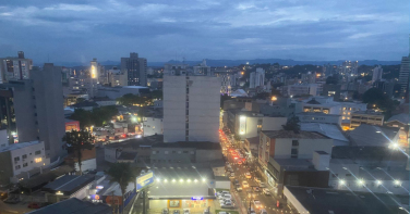 Notícia - [Áudio] Criciúma vive calor de até 50ºC e noites seguem abafadas