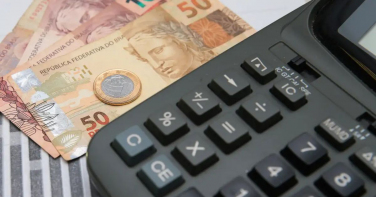 Notícia - Novo salário mínimo de R$ 1.621 entra em vigor nesta quinta-feira