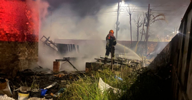 Notícia - Incêndio destrói residência em Içara