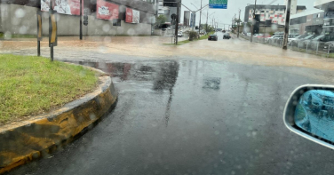Notícia - Volume de chuva esperado para 18 dias cai em uma hora em Criciúma; veja vídeos