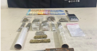 Notícia - Casa vira ponto de tráfico de drogas e dois acabam presos em Araranguá