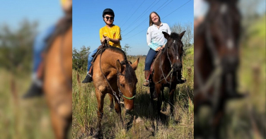 Notícia - Equoterapia cria laços e impulsiona o desenvolvimento de pessoa com deficiência em SC