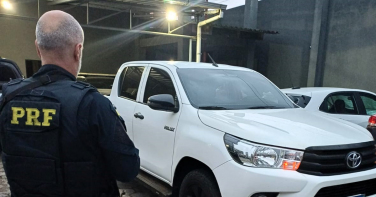 Notícia - Ladrões armados são presos após roubo de picape e perseguição em SC