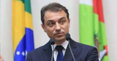 Notícia - Carlos Moisés anuncia pré-candidatura nas eleições 2026 mesmo ainda sem partido