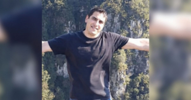 Notícia - Trabalhador e simples: despedida de pai que salvou filho de afogamento emociona em SC