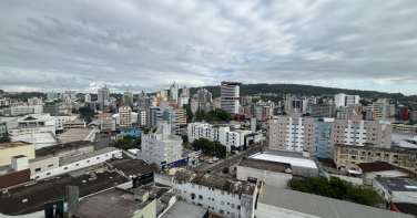 Notícia - Quinta-feira com nuvens e chance de chuva fraca na região