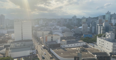 Notícia - Calorão de 34°C vira gatilho para chuva em Criciúma