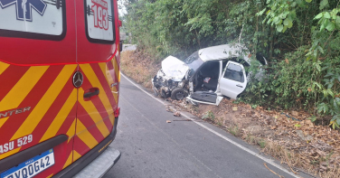 Notícia - Colisão frontal deixa motorista ferido em Braço do Norte