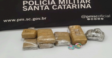 Notícia - Homem é preso com 3 kg de maconha em Criciúma