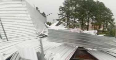 Notícia - Temporal atinge Treze de Maio e Içara com ventos e granizo