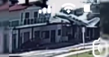 Notícia - Vídeos mostram decolagem e queda de avião no RS