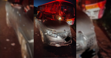 Notícia - Acidente entre carro e ônibus deixa idoso ferido na SC-449