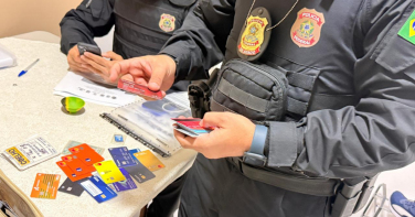 Notícia - Operação nacional contra facções bloqueia R$ 1,4 bilhão e prende suspeitos em SC