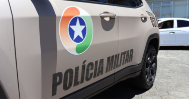 Notícia - Pai é preso após ser acusado de agredir o próprio filho de 3 anos em SC