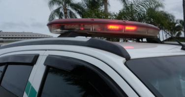Notícia - Homem fica em estado grave após sofrer choque elétrico durante tentativa de furto de fios em Criciúma