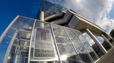 Notícia - Falta de estudo financeiro leva TCE a multar prefeito de SC por programa fiscal irregular