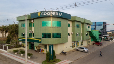 Notícia - Cooperja sobe no ranking das maiores e melhores empresas do agro do Brasil
